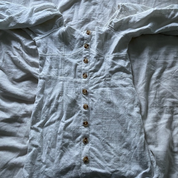 White Dress || Billabong Size M || 10-12 - Picture 3 of 3